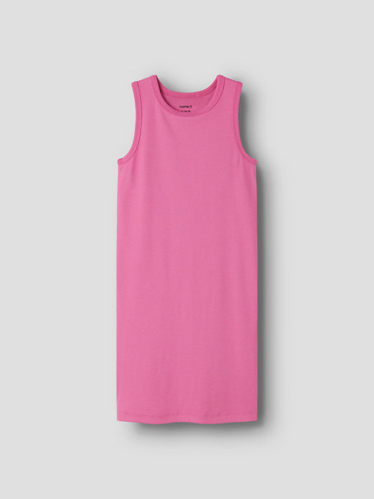Rosa knälång klänning utan ärm till flicka. Tjej klänning från Name it, ekologiska barnkläder.
NKFNAKAL SL SLIM DRESS NOOS
13240424