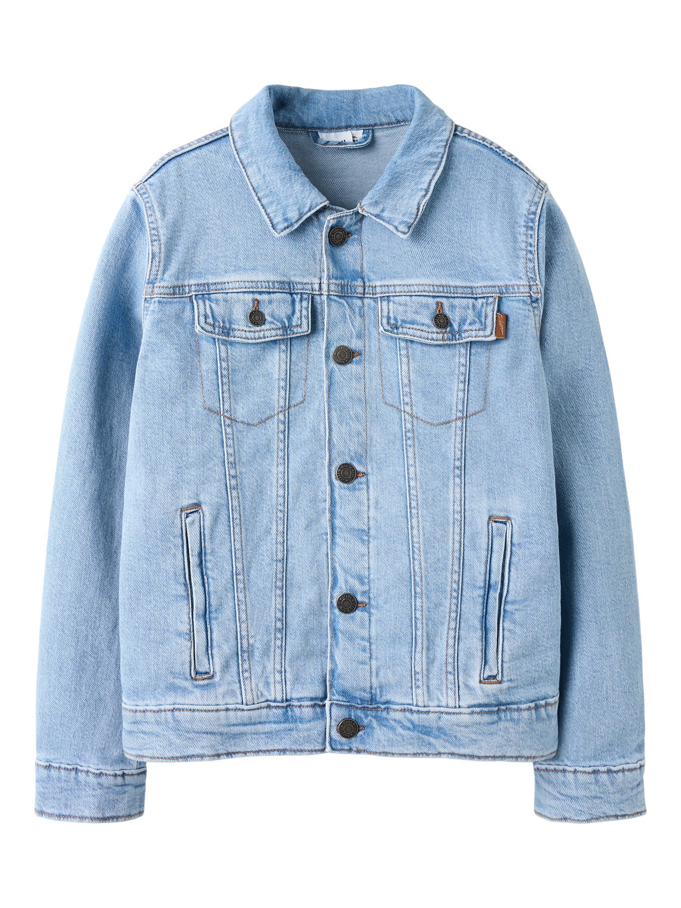 Klassisk jeansjacka med tryckknappar till pojke. Jeans Jacka ljus blå till pojke från Name it.
NKMJAGGER DNM JACKET 3720-AZ NOOS
13241461