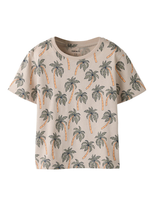Palmer sommar t-shirt till pojke i ekologisk bomull. Kortärmad beige tröja med djungel till liten kille.
NMMVALTHER SS NREG TOP
13241581