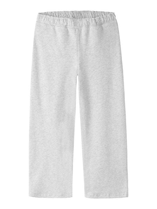 LMTD låg ljusgrå vida sweatbyxor för ungdom tjej i ekologisk bomull och återvunnen polyester med elastisk midja och mjuk sweatkvalitet