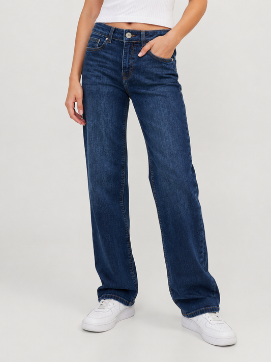 Snygg rak jeans med låg midja från LMTD till ungdom tjej.
NLFBLI DNM LW S STRAIGHT PANT NOOS
13245869