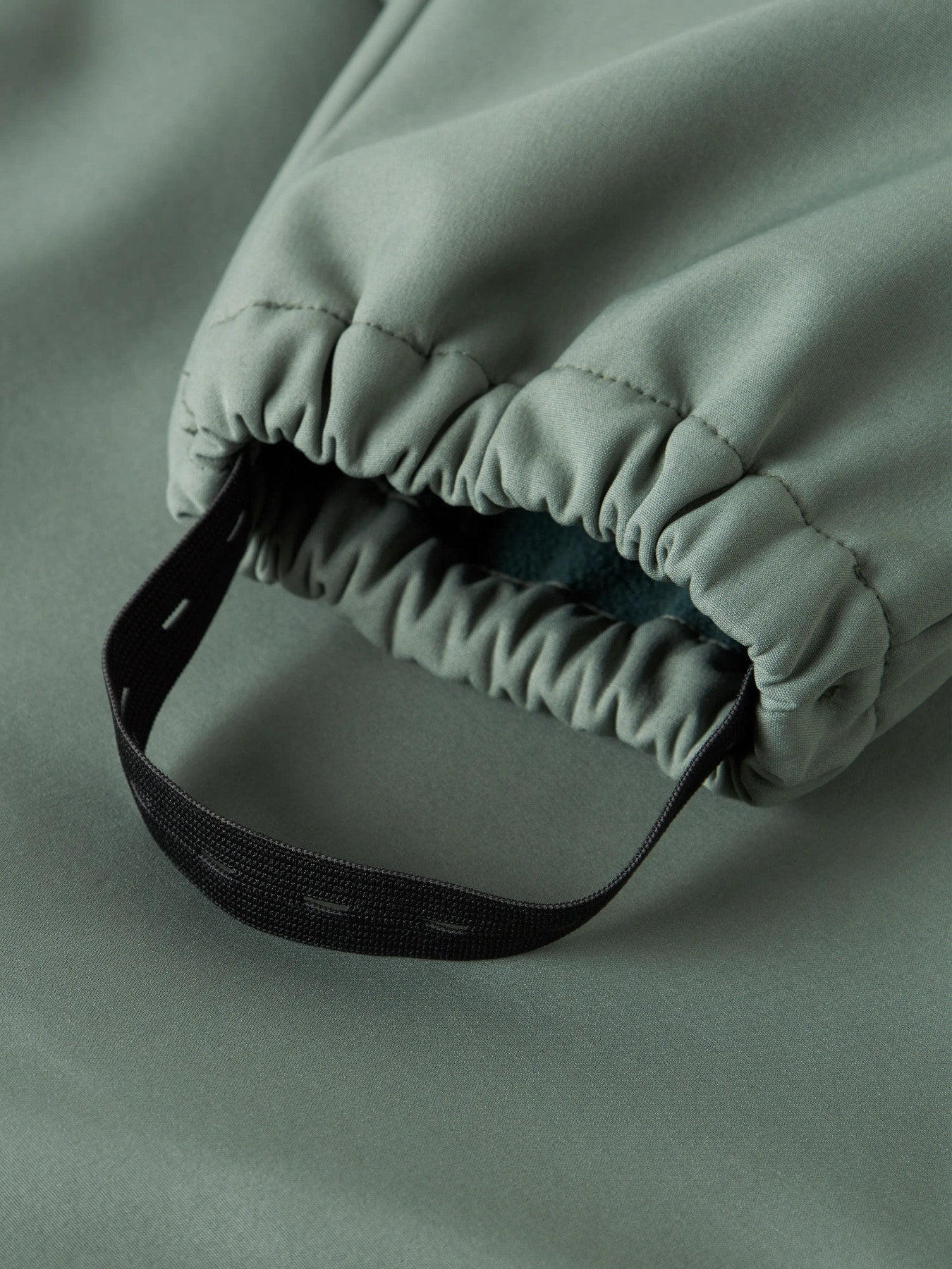 Name It Alfa ljusgrön softshelloverall Magic som blir mönstrad när det regnar Laurel Wreath för pojke