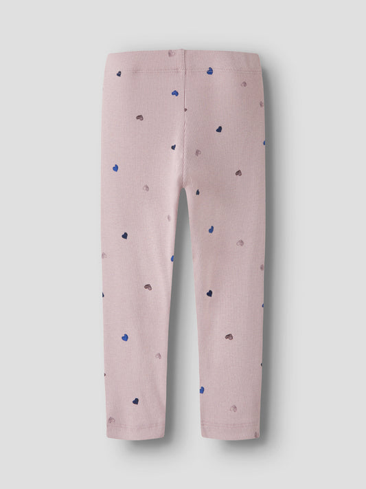 Rosa barn byxa till flicka. Ribbade barn leggings med hjärtan till flicka i ekologisk bomull från Name it . 
NMFNUTTI LEGGING NOOS
13250533