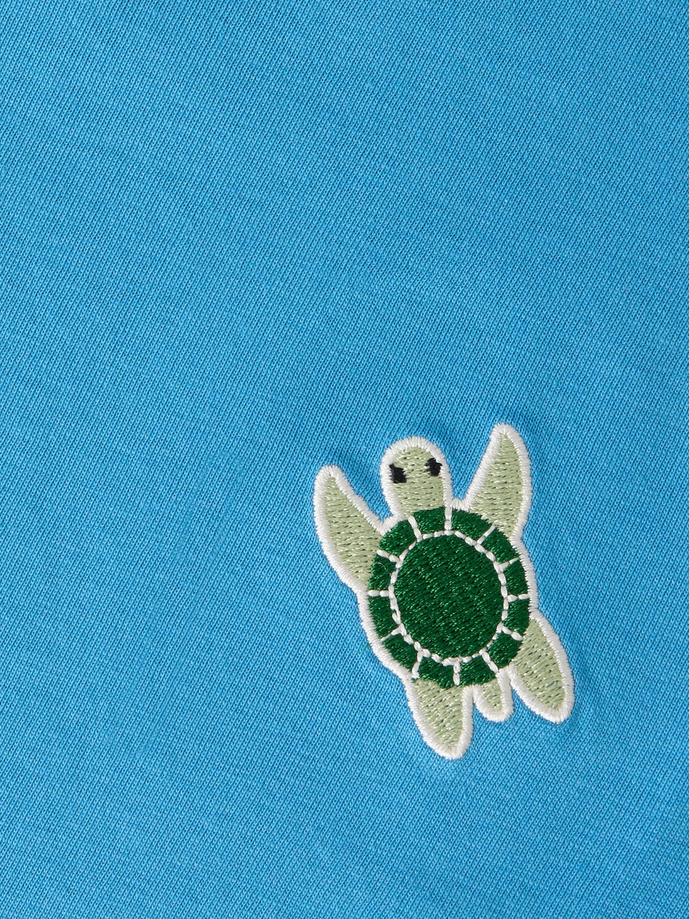 Enfärgad turkos blå kortärmad t-shirt till pojke. Ekologiska barnkläder till pojke, t-shirt från Name it.
NMMFRANK SS NREG TOP BOX PB
13251009