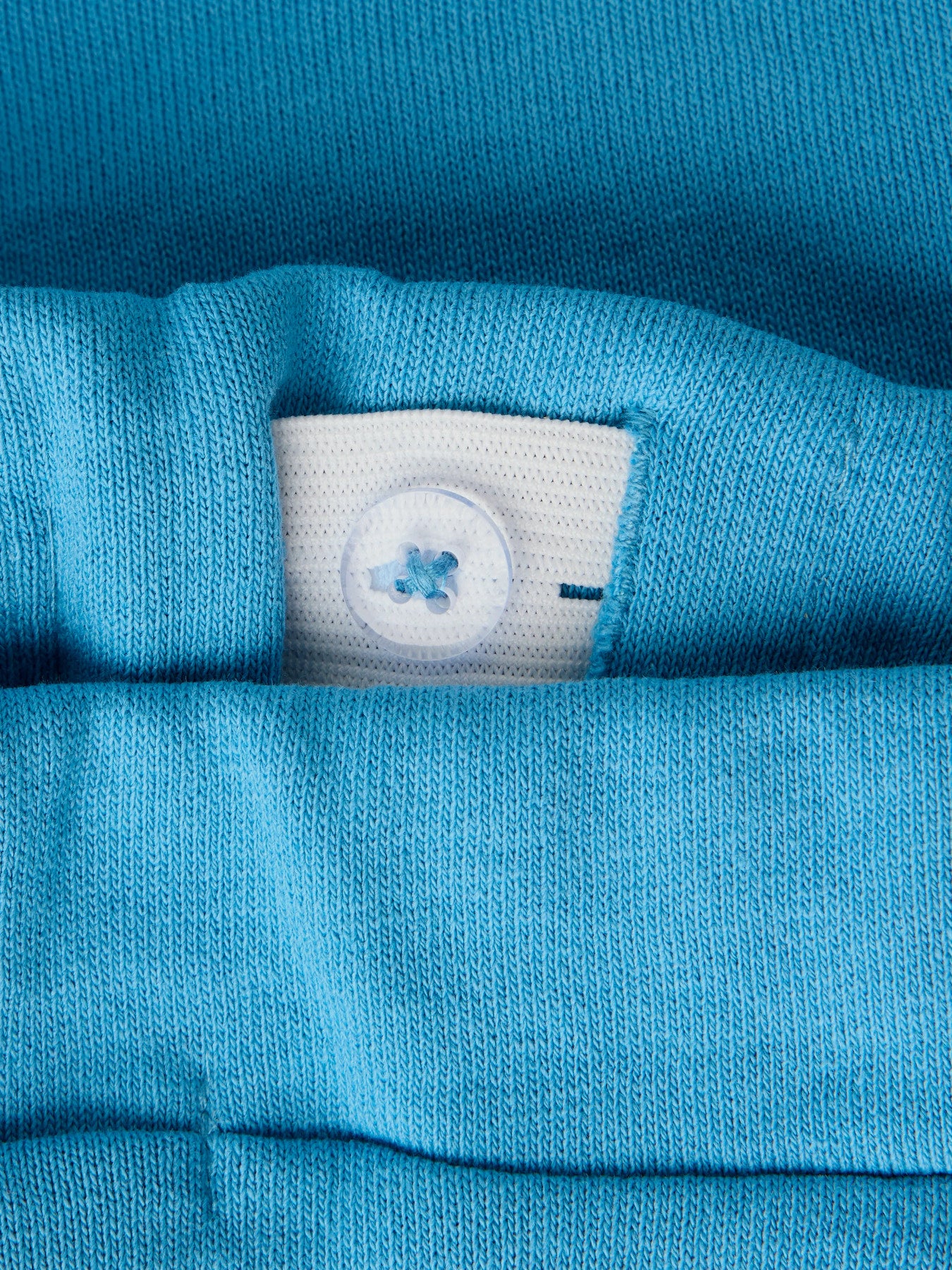 Turkos blå mjukis shorts till pojke. Sweat shorts ljusblå till pojke från Name it.
NMMFRESNO NREG SWE SHORTS UNB BOX PB
13251015