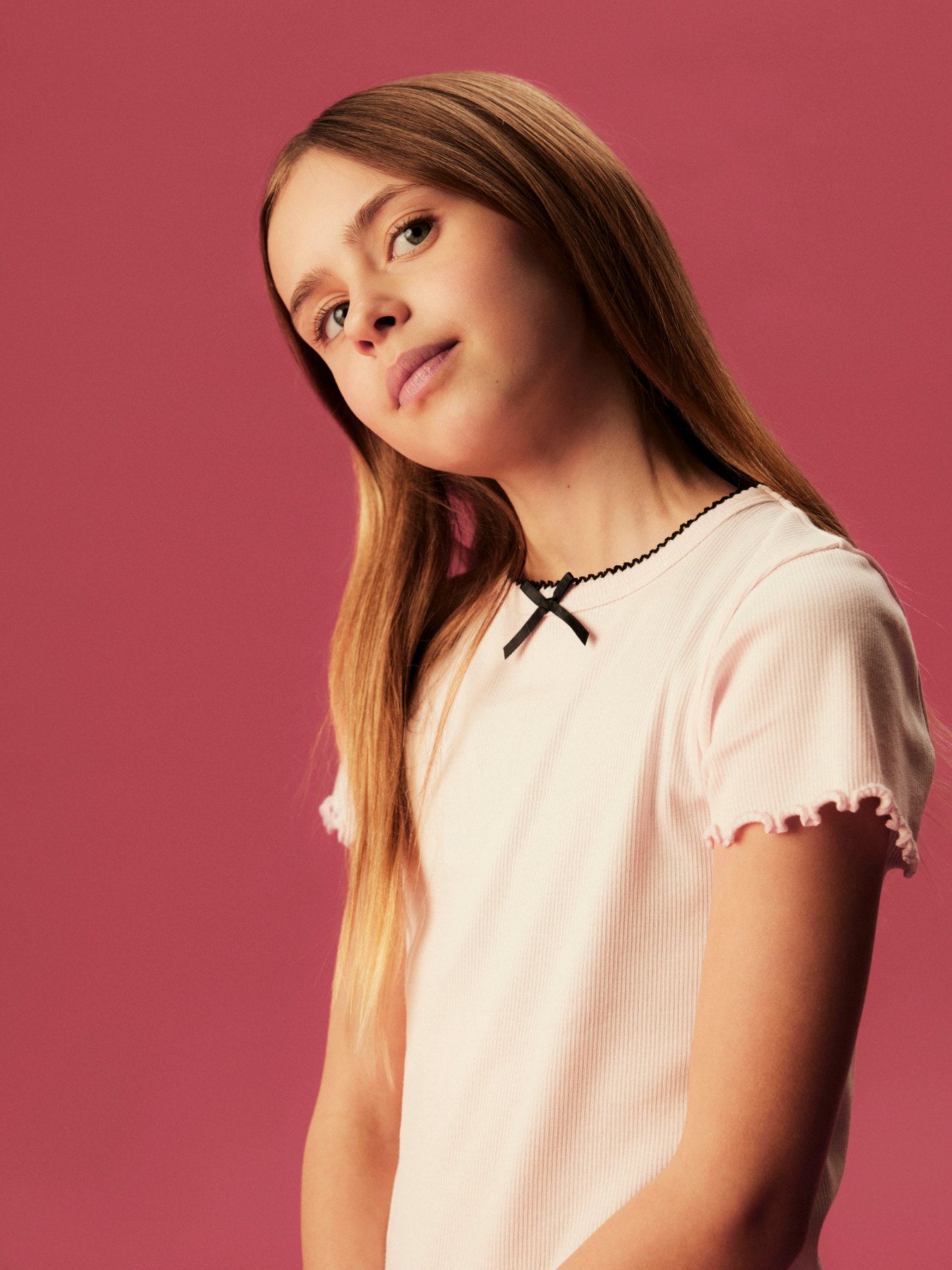 Söt ljus rosa kortärmad topp med svart rosett. T-shirt till flicka i ekologisk bomull från Name it.
NKFFIONA SS SLIM TOP PB
13251233