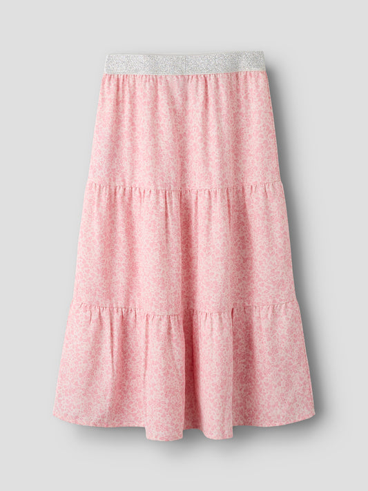 Rosa blommig maxi kjol till flicka. Lång kjol med glitter midja till tjej från Name it.
NKFFANY MAXI SKIRT PB
13251252