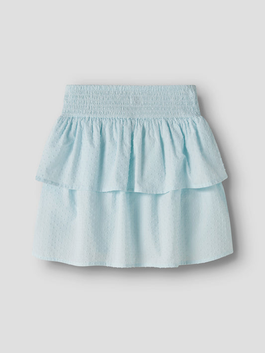 Kort ljus blå volang kjol till flicka. Barn och ungdoms kjol, blå med struktur och volanger. Skolavslutnings kjol till tjej från Name it.
NKFJUSA SKIRT PB
13251456
