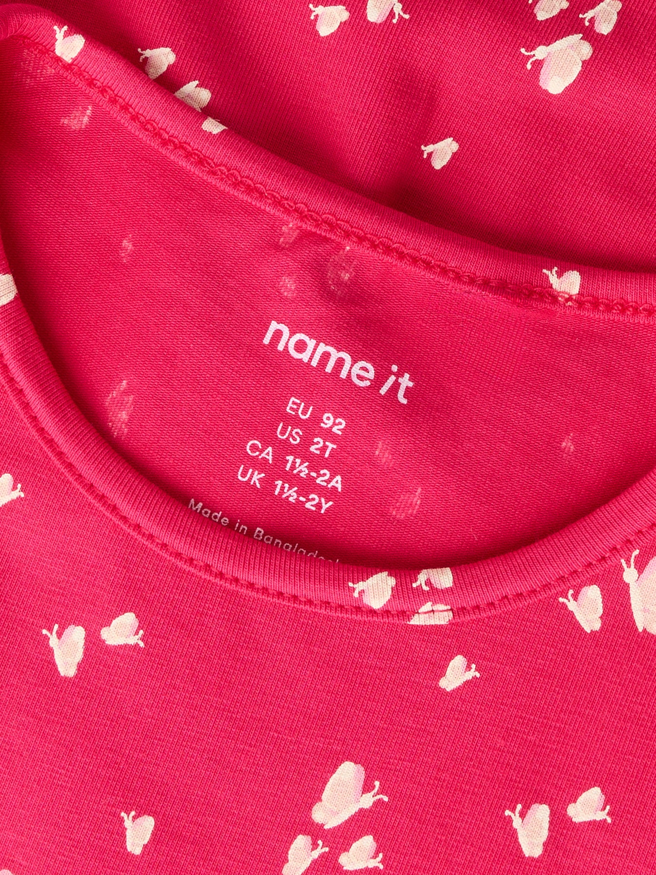 Röd kortärmad fjärils klänning till flicka. Söt sommar klänning med fjärilar, ekologiska barnkläder från Name it.
NMFFILLA SS DRESS BOX PB
13251499