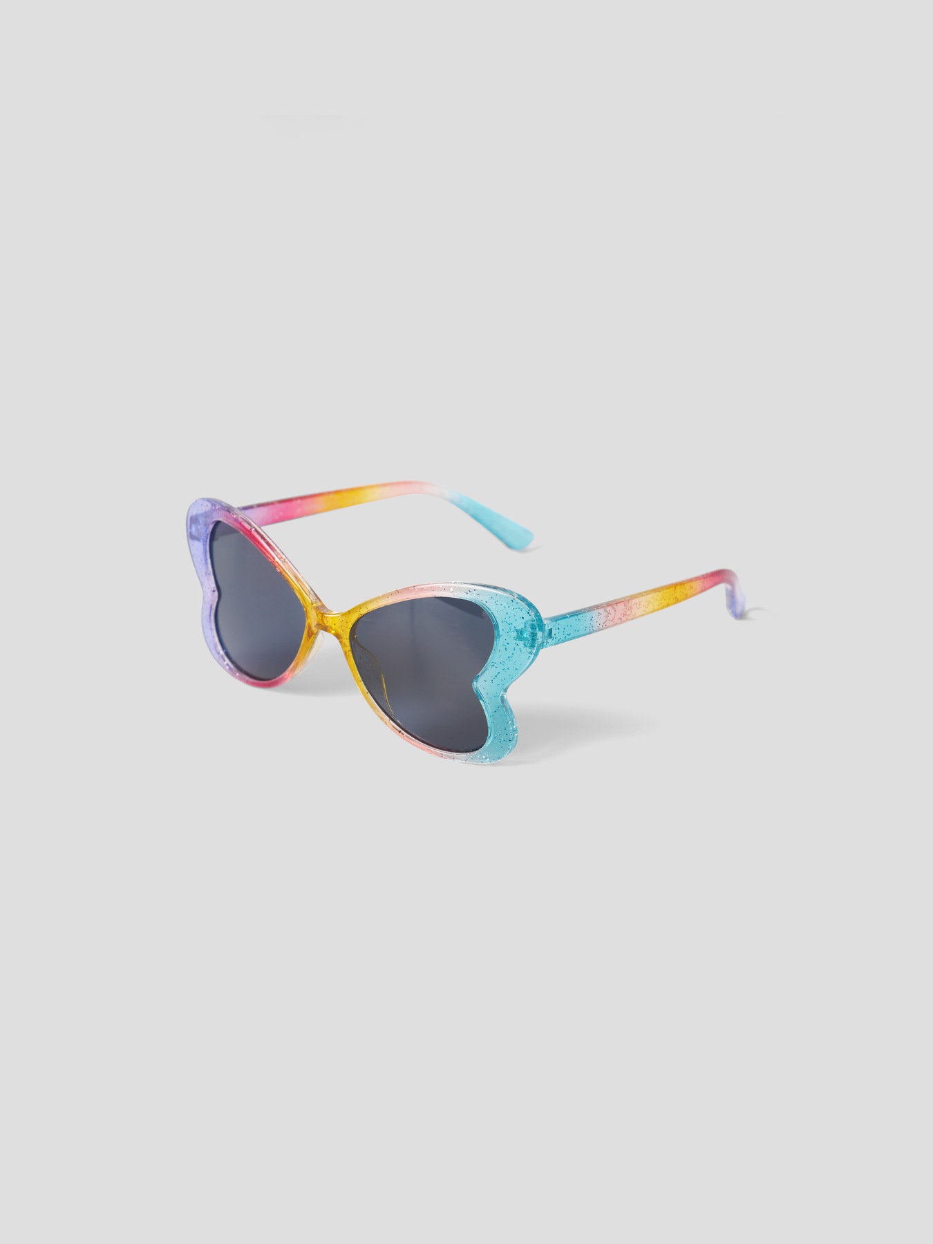 Hjärtformade sol glasögon till liten flicka. Solbrillor, solglasögon till flicka från Name it.
NMFFRANA SUNGLASSES
13251872