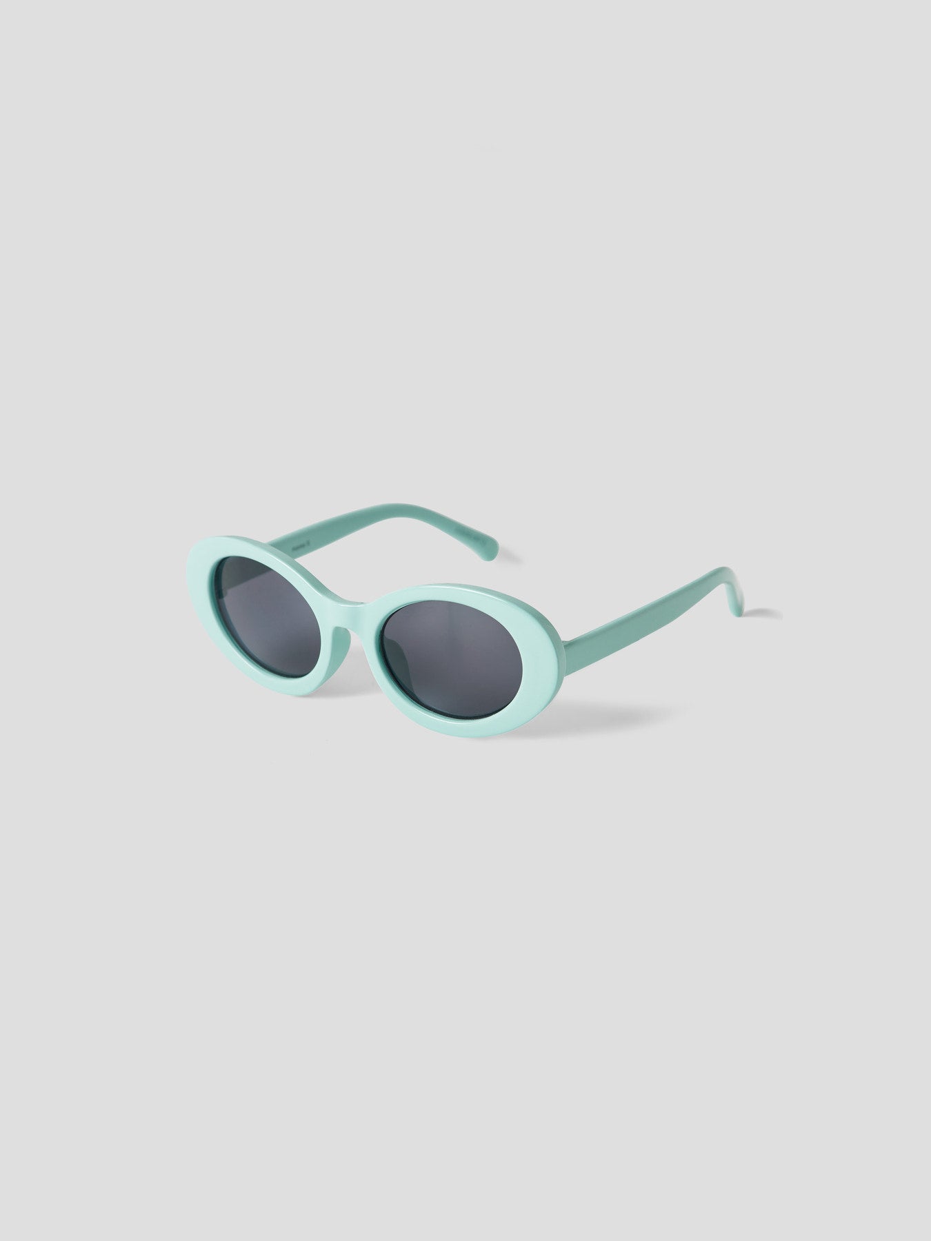 Ljusblå sol glasögon till liten flicka. Solbrillor, solglasögon till flicka från Name it.
NMFFRANA SUNGLASSES
13251872