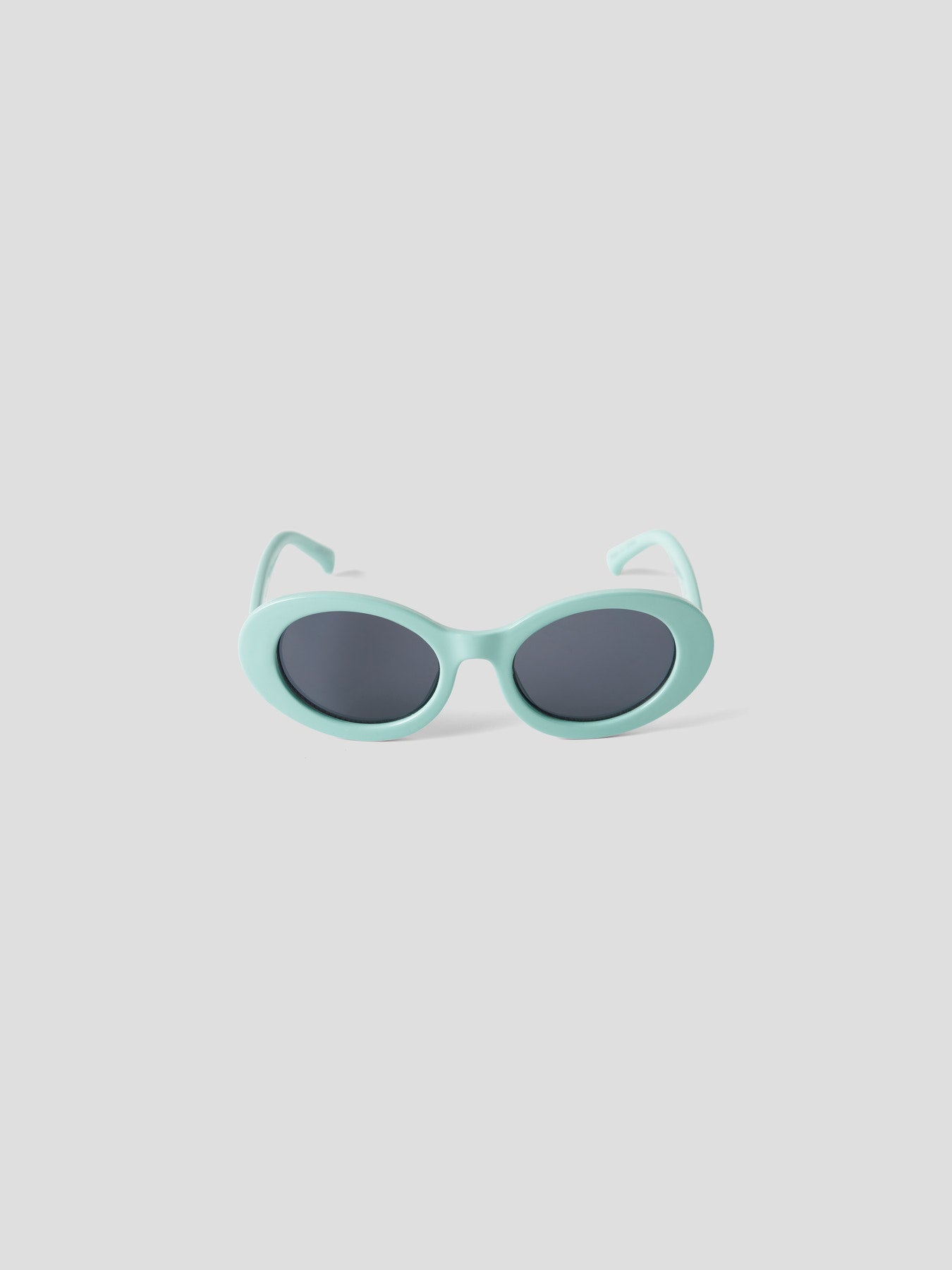 Ljusblå sol glasögon till liten flicka. Solbrillor, solglasögon till flicka från Name it.
NMFFRANA SUNGLASSES
13251872