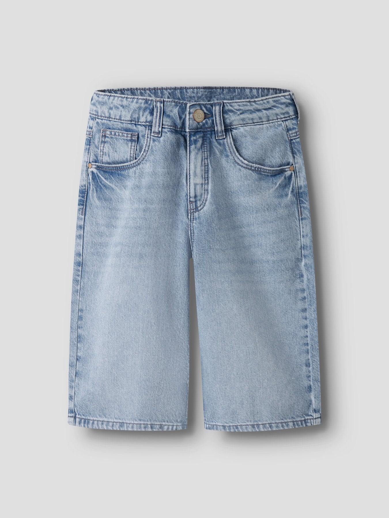 Långa jeans shorts jorts till tjej. Street jeansshorts till flicka från Name it.
NKFBELLA DNM JORTS 2227-MJ LNOOS
13252287
