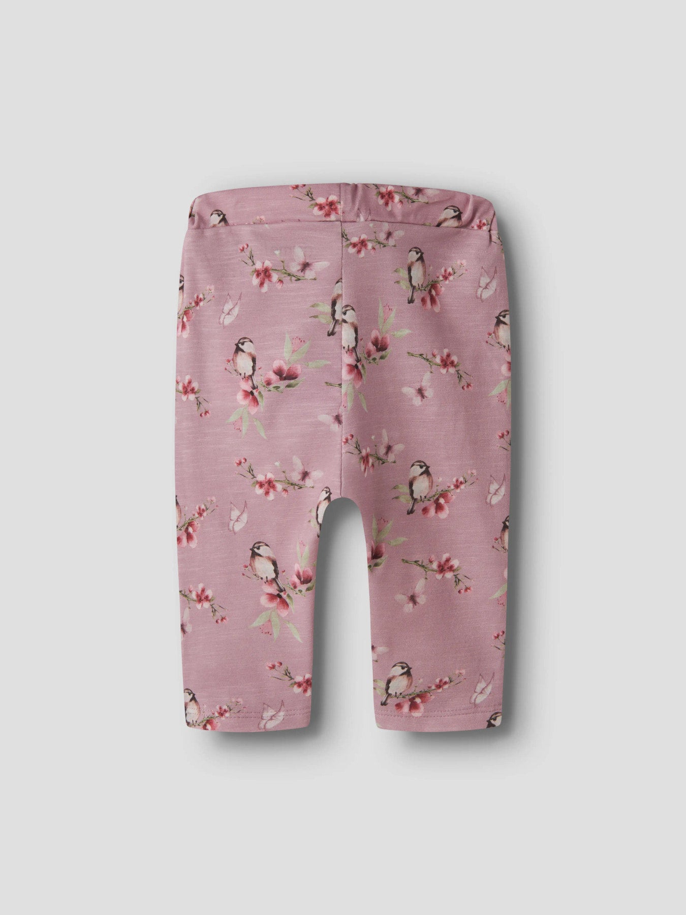 Rosa mönstrade baby byxor till nyfödd flicka. Söta byxor med fåglar och blommor, ekologiska bebis kläder från Name it.
NBFBETTY PANT
13252648