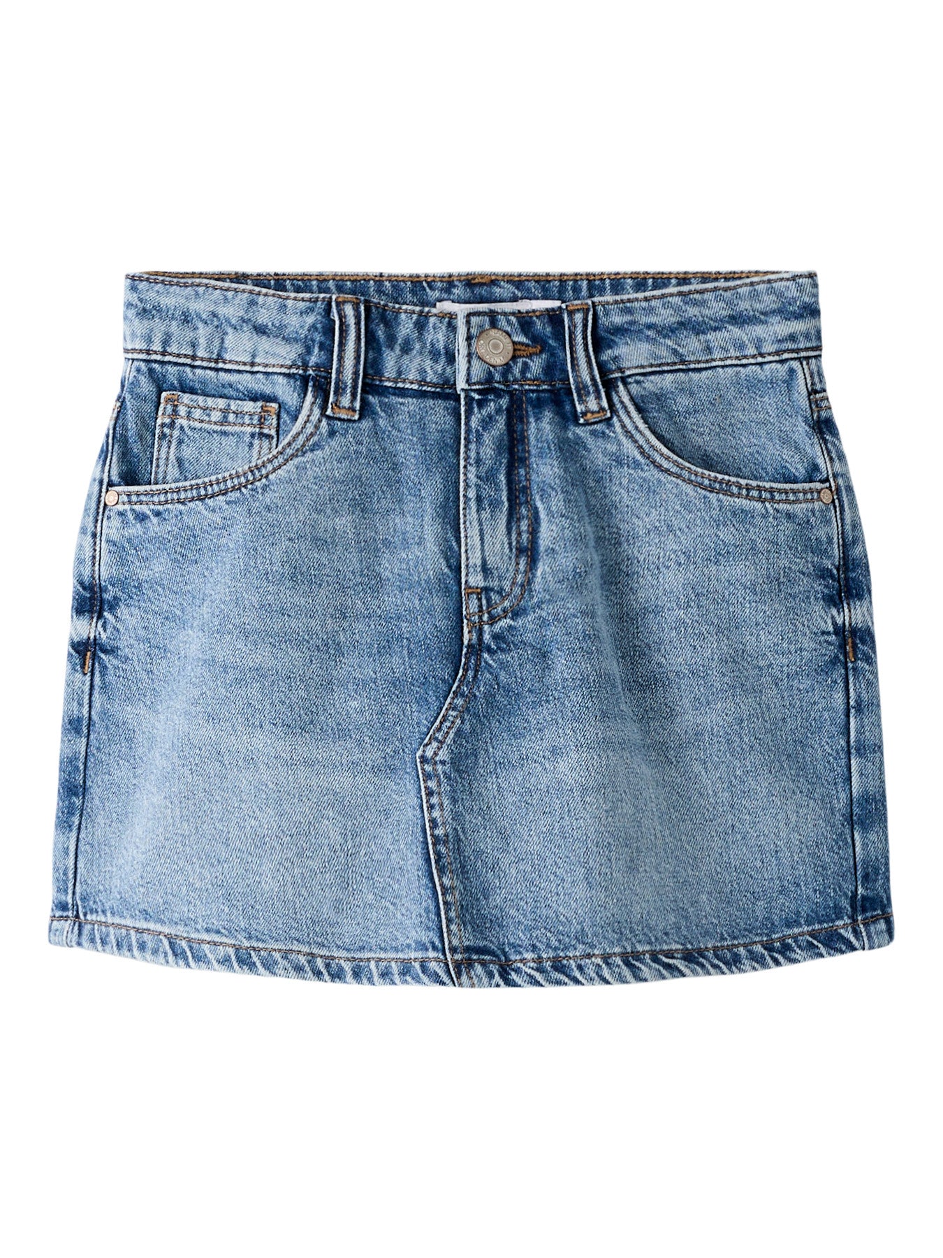 Snygg jeans kjol, jeans shorts till tjej. Jeanskjol från Name it till flicka.
NKFEMMA DNM SKORT 1040-MJ NOOS
13252810
