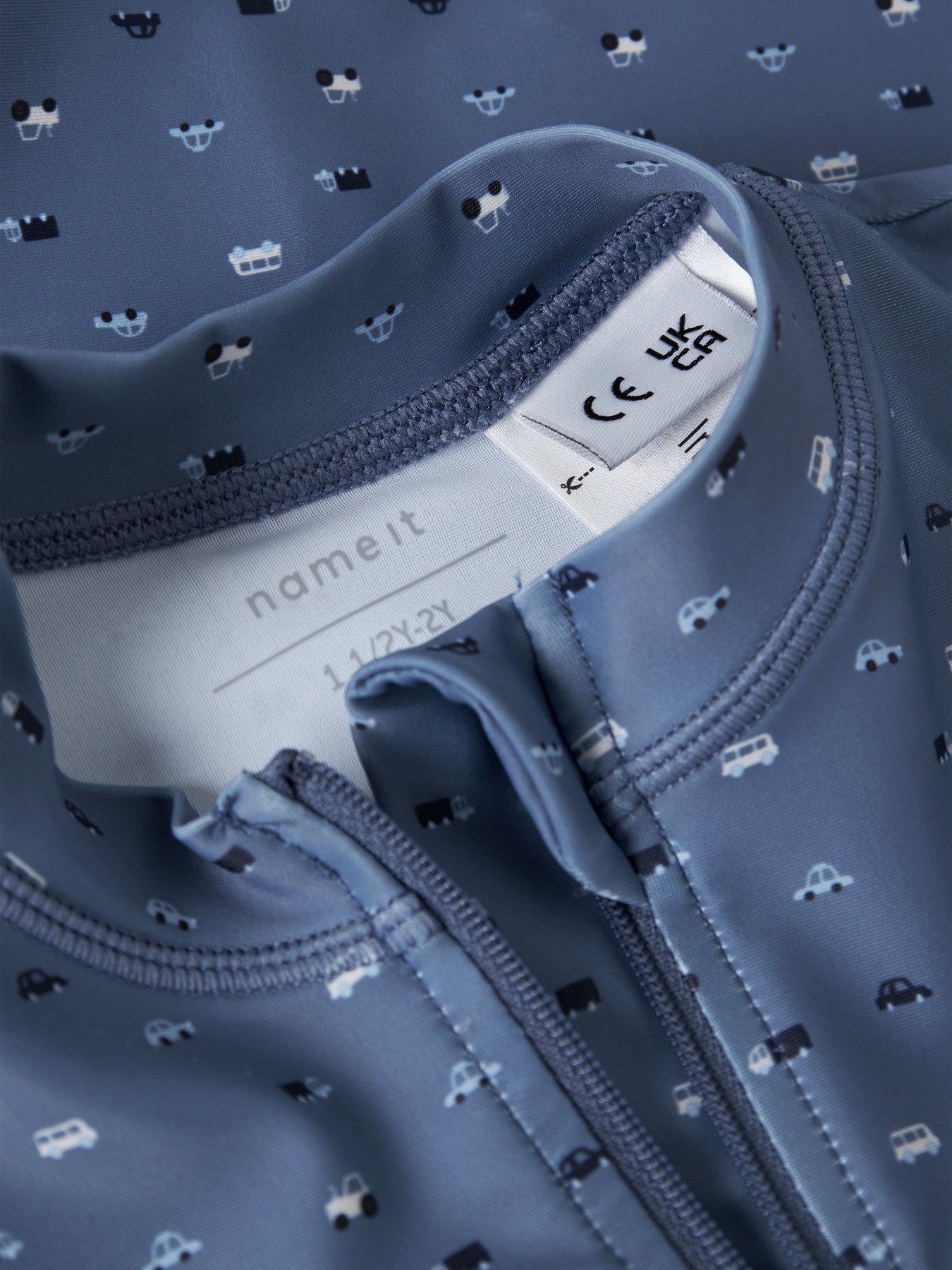 Blå bilar mönstrad uv dräkt till pojke. Uv-kläder från Name it till pojkar, snabbtorkande.
NMMZIPPO 3/4 UV SWIMSUIT
13253335