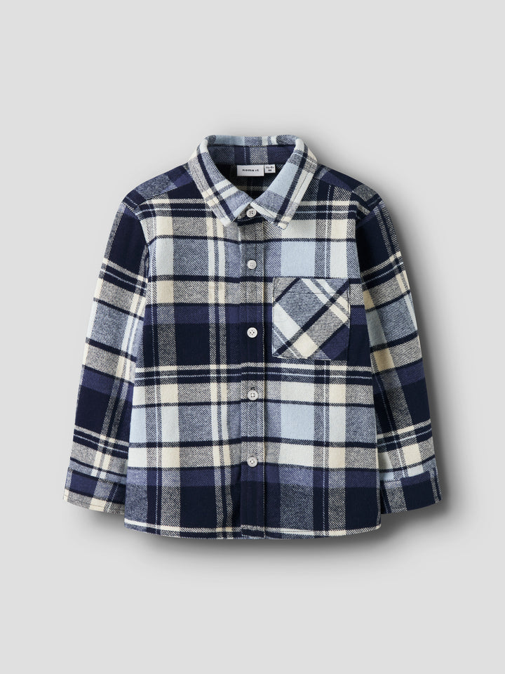 Snygg blå rutig flanell skjorta overshirt till pojke. Ekologiska barnkläder från Name it.
NMMDETUL LS OVERSHIRT
13253467