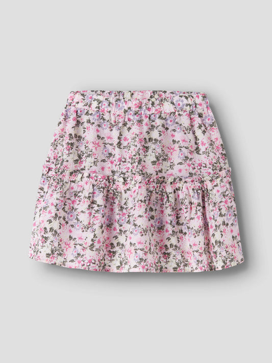 Små blommig rosa kort kjol till flicka. Sommar kjol i ekologisk bomull till barn och ungdom tjej från Name it.
NKFDARTA SKIRT
13253809
