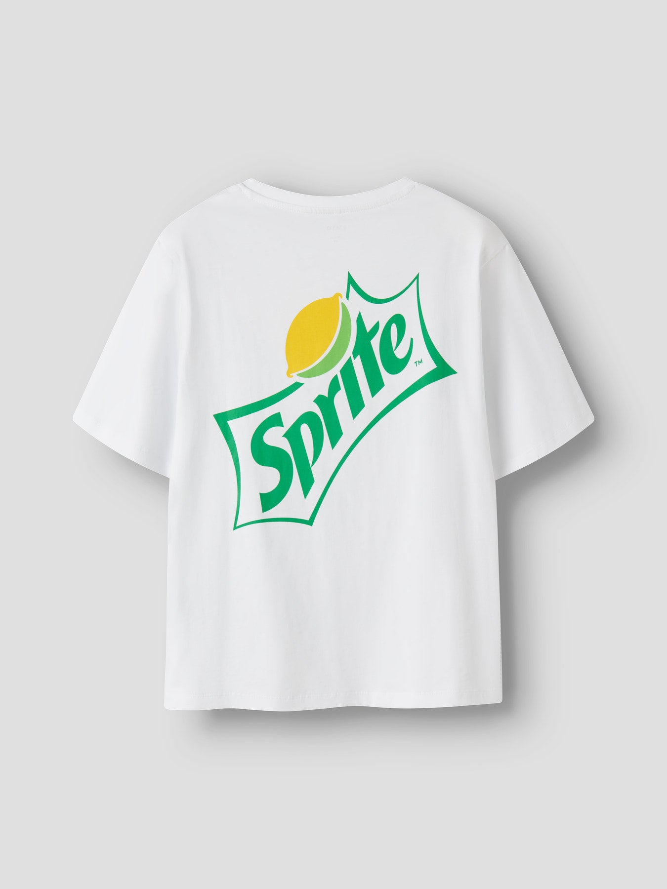 Snygg Sprite t-shirt till kille och tjej. Ungdoms tröja kortärmad Sprite t-shirt i unisex modell till flicka och pojke från LMTD.
NLNMADDEN FANTASPRITE SS L TOP BOX BFU
13254214