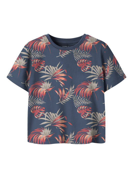 Mönstrad blommig blå kortärmad t-shirt till pojke.
NMMFLUZZ SS NREG TOP
13254316