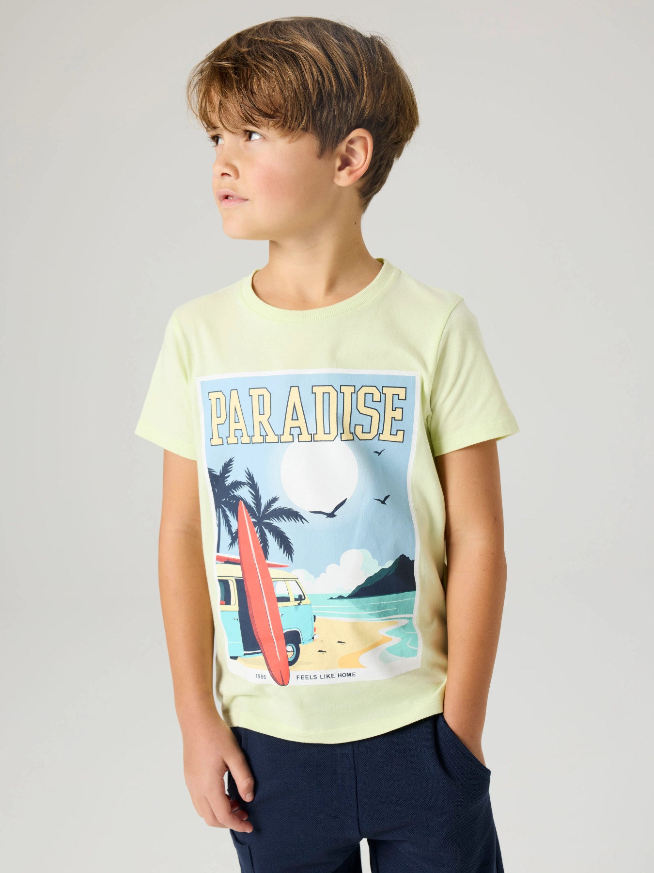 Cool gul surfing t-shirt till pojke. Ekologiska barnkläder till pojke barn och ungdom från Name it.
NKMFIVIL SS TOP BOX
13254319