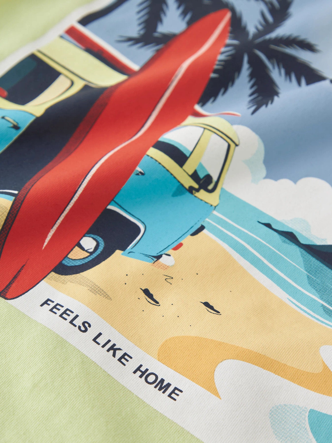 Cool gul surfing t-shirt till pojke. Ekologiska barnkläder till pojke barn och ungdom från Name it.
NKMFIVIL SS TOP BOX
13254319