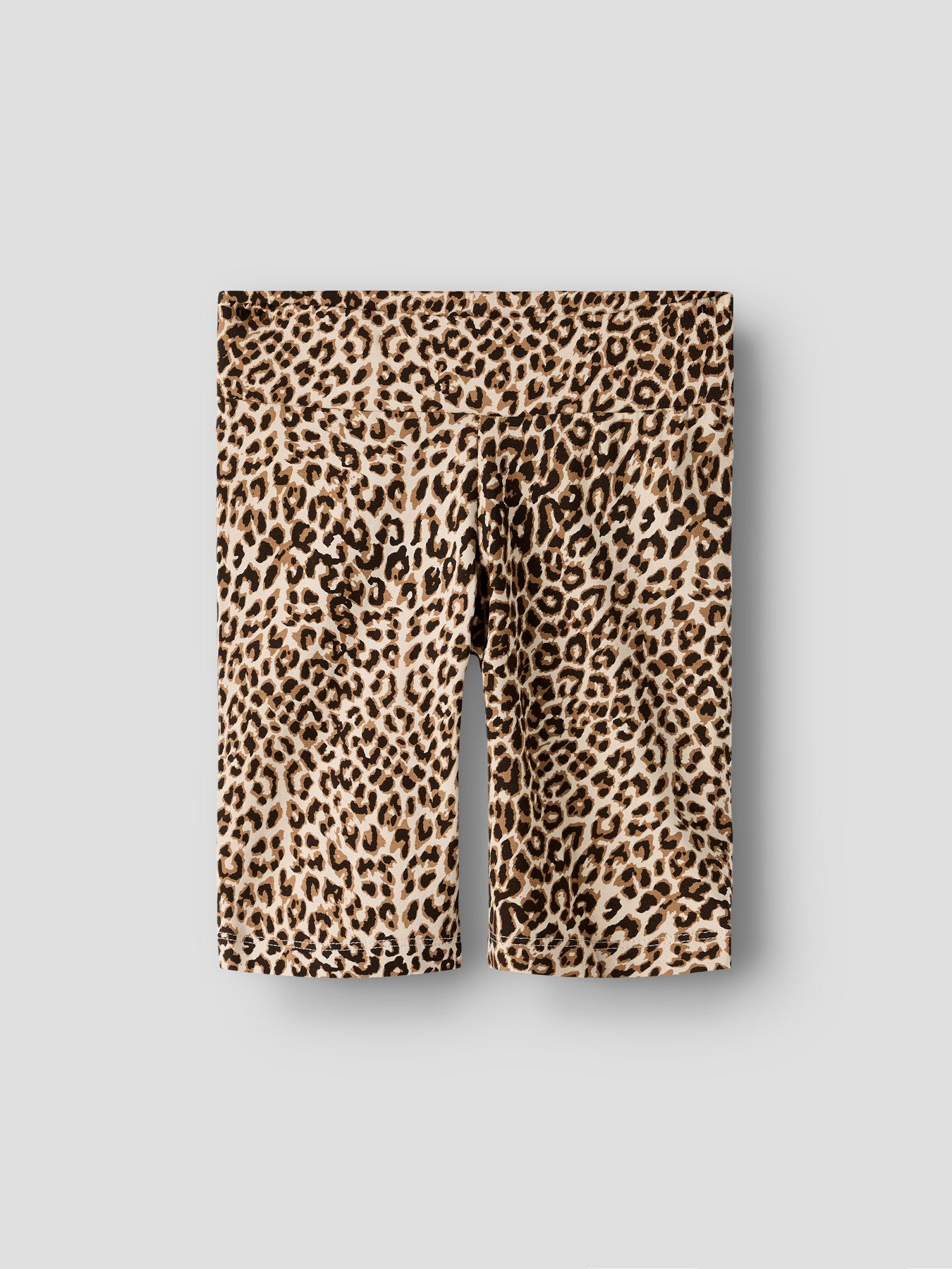 Leopard mönstrade cykelbyxor med bred resår i midjan. 
Beige och svart leo biker shorts till flicka och tjej, barn och ungdom i ekologisk bomull från Name it.
NKFFAHIROZ BIKER LEGGING
13254497