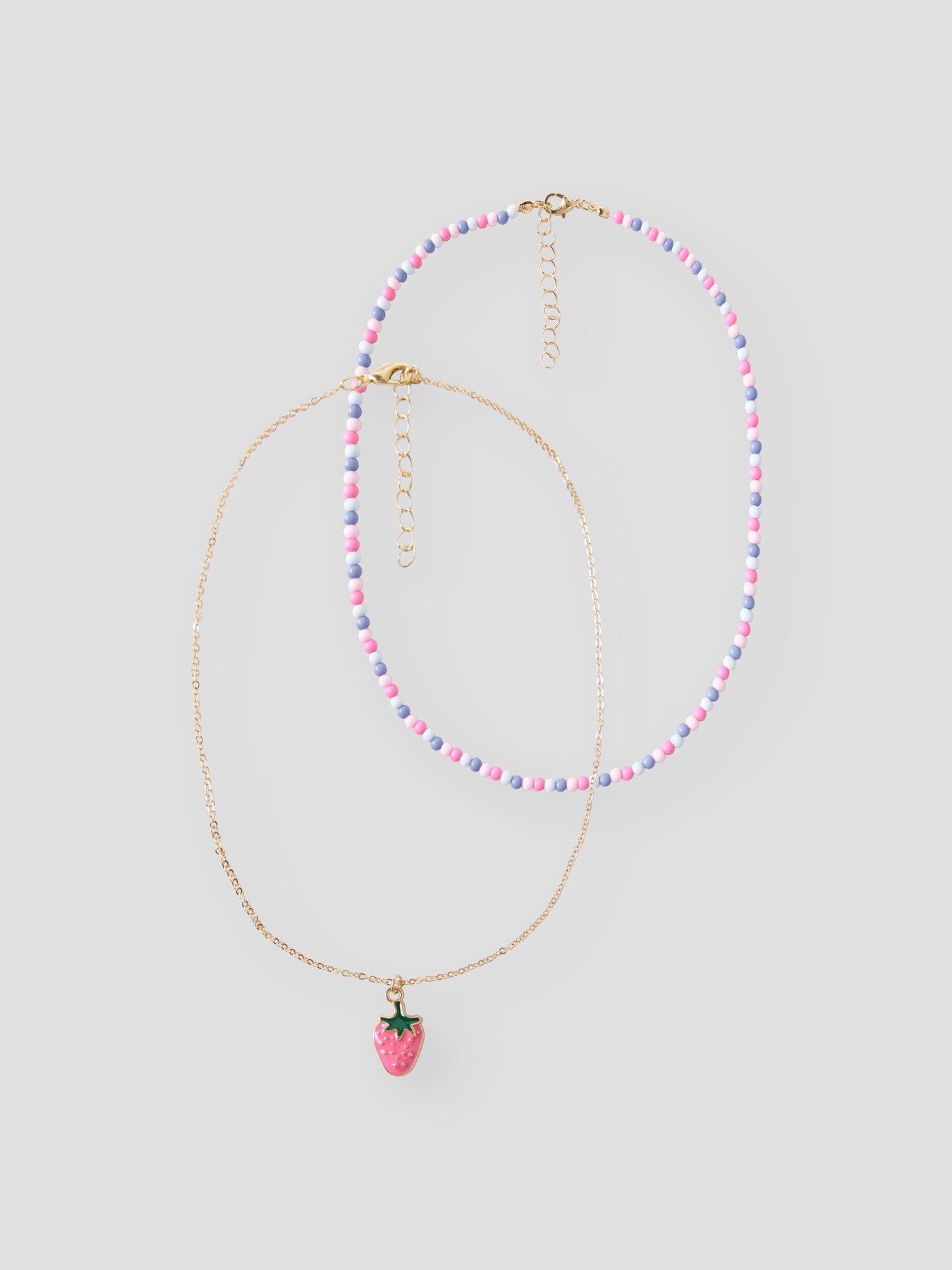 Söta halsband i 2 pack till flicka. Guld färgat halsband med jordgubbe och det andra med pärlor i blått och rosa.
NKFFILONA 2P NECKLACE
13254506