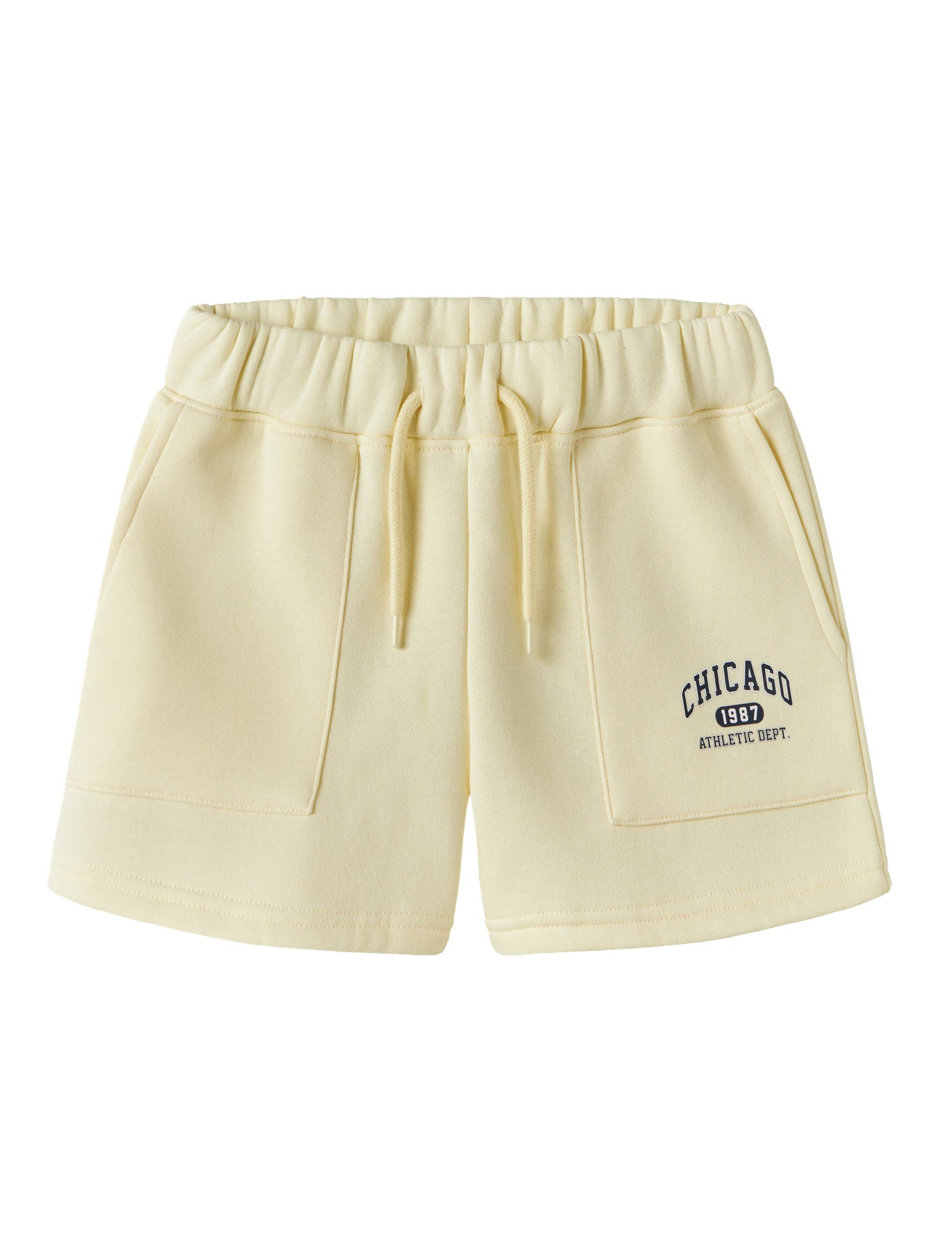 Snygg sportig sweat shorts till flicka. Korta ljus gula shorts till tjej från Name ti.
NKFFABIA SWEAT SHORTS BRU
13254511