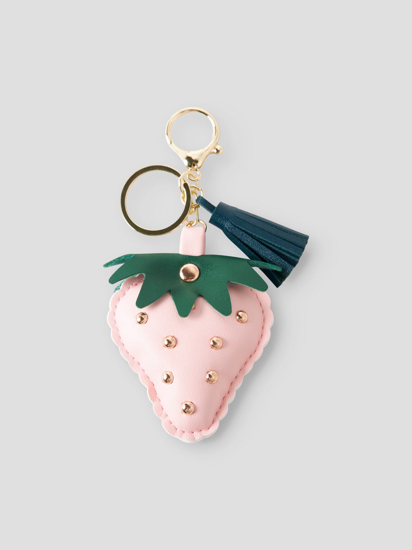 Cool nyckelring, charms med jordgubbe. Kul smycke att hänga på hand väskan eller kanske ha sin nyckel på.
NKFFRUITY KEYHANGER
13254512