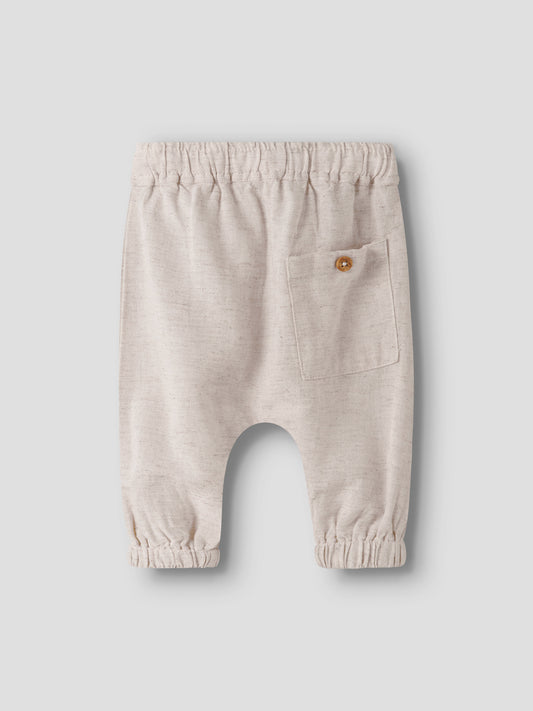 Beige linne byxa till baby pojke. Bebis byxor i mjuk skön lin till bebis pojke från Name it.
NBMFAHER PANT FF
13254559