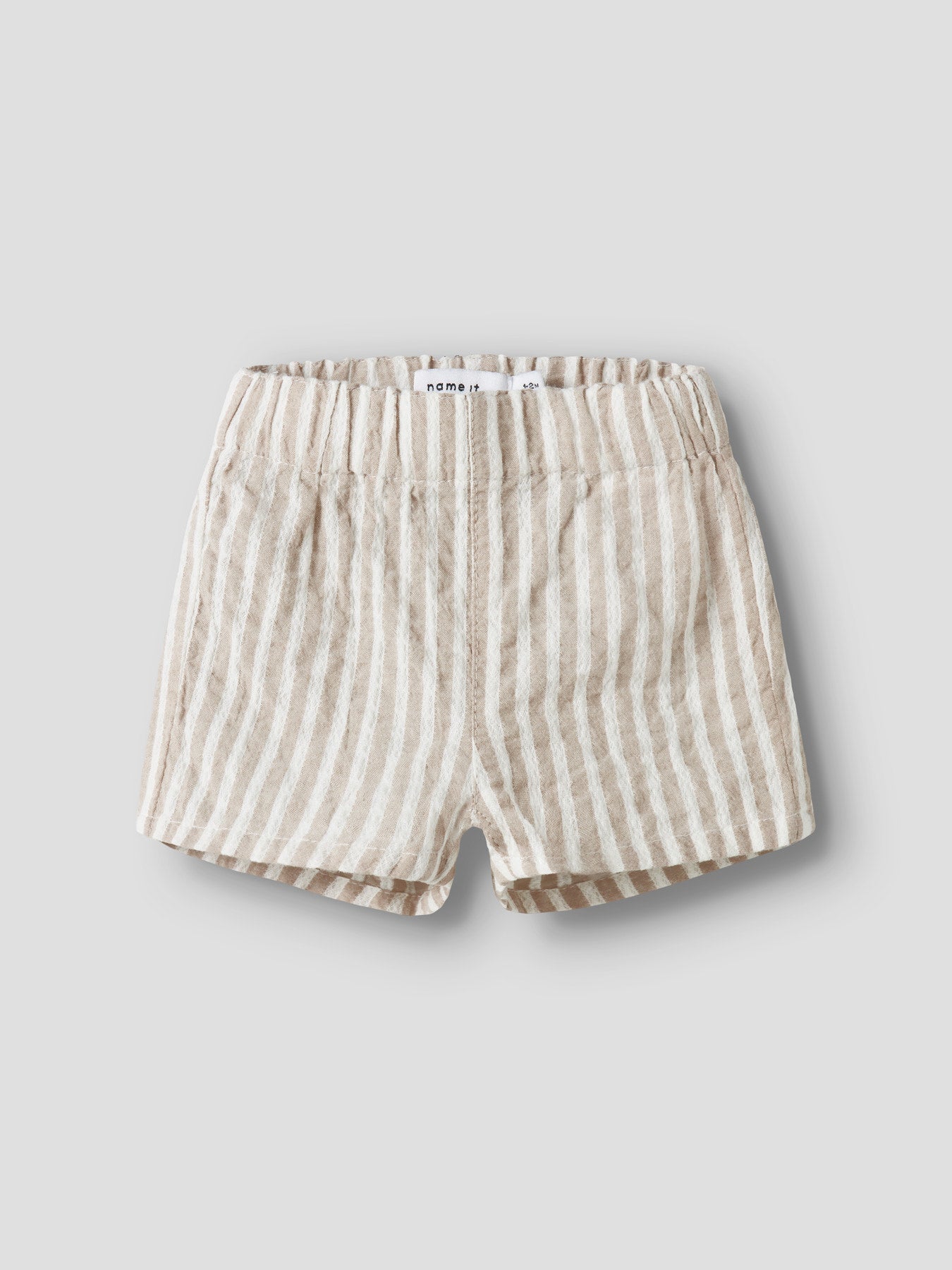 Randiga baby shorts till pojke. Ekologiska bebis shorts till pojke från Name it.
NBMFEDENIS SHORTS
13254561