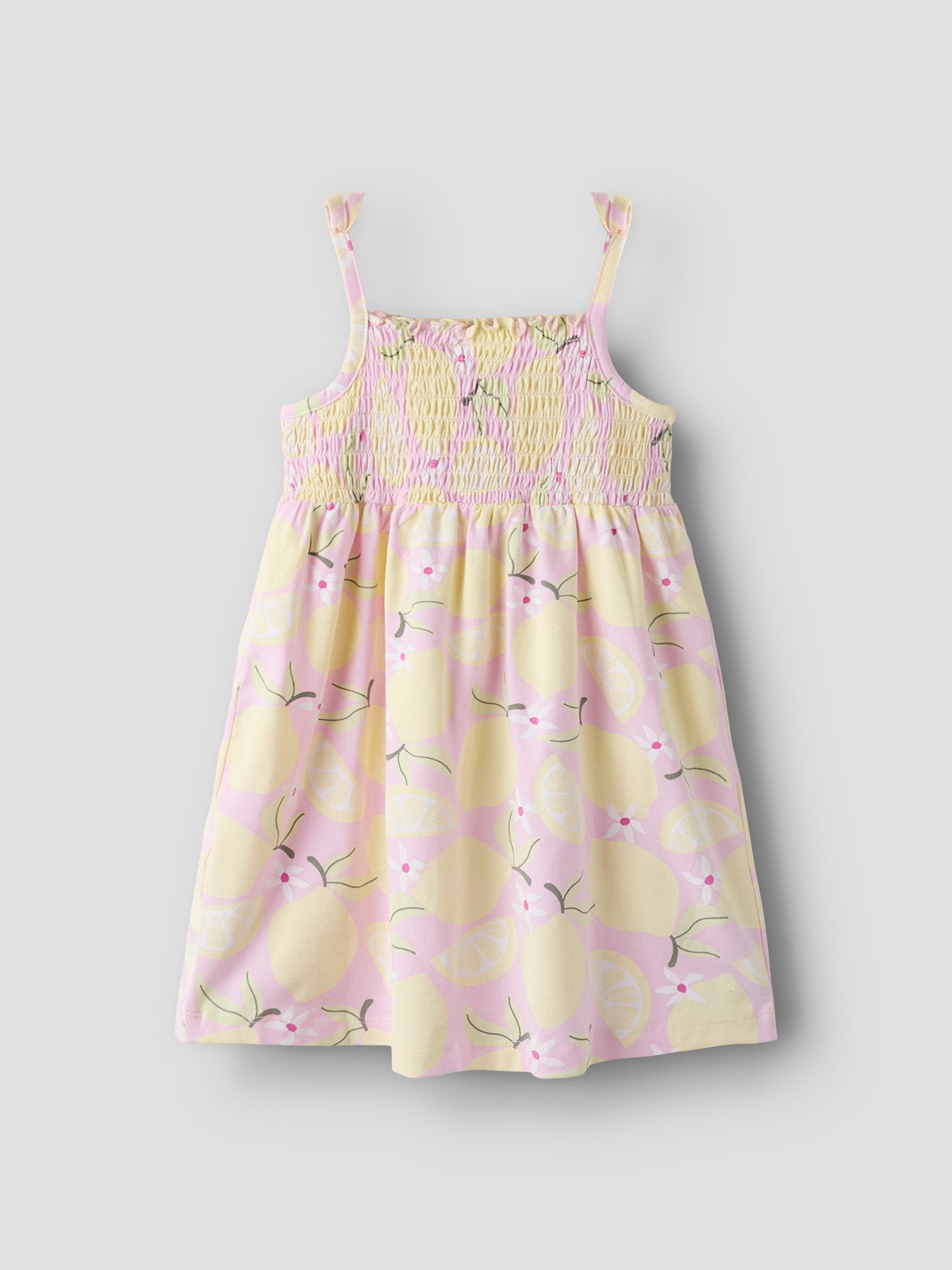 Söt barn klänning med smala axelband till flicka. Citron klänning från Name it till liten flicka.
NMFFILUAZ STRAP DRESS BOX
13254652