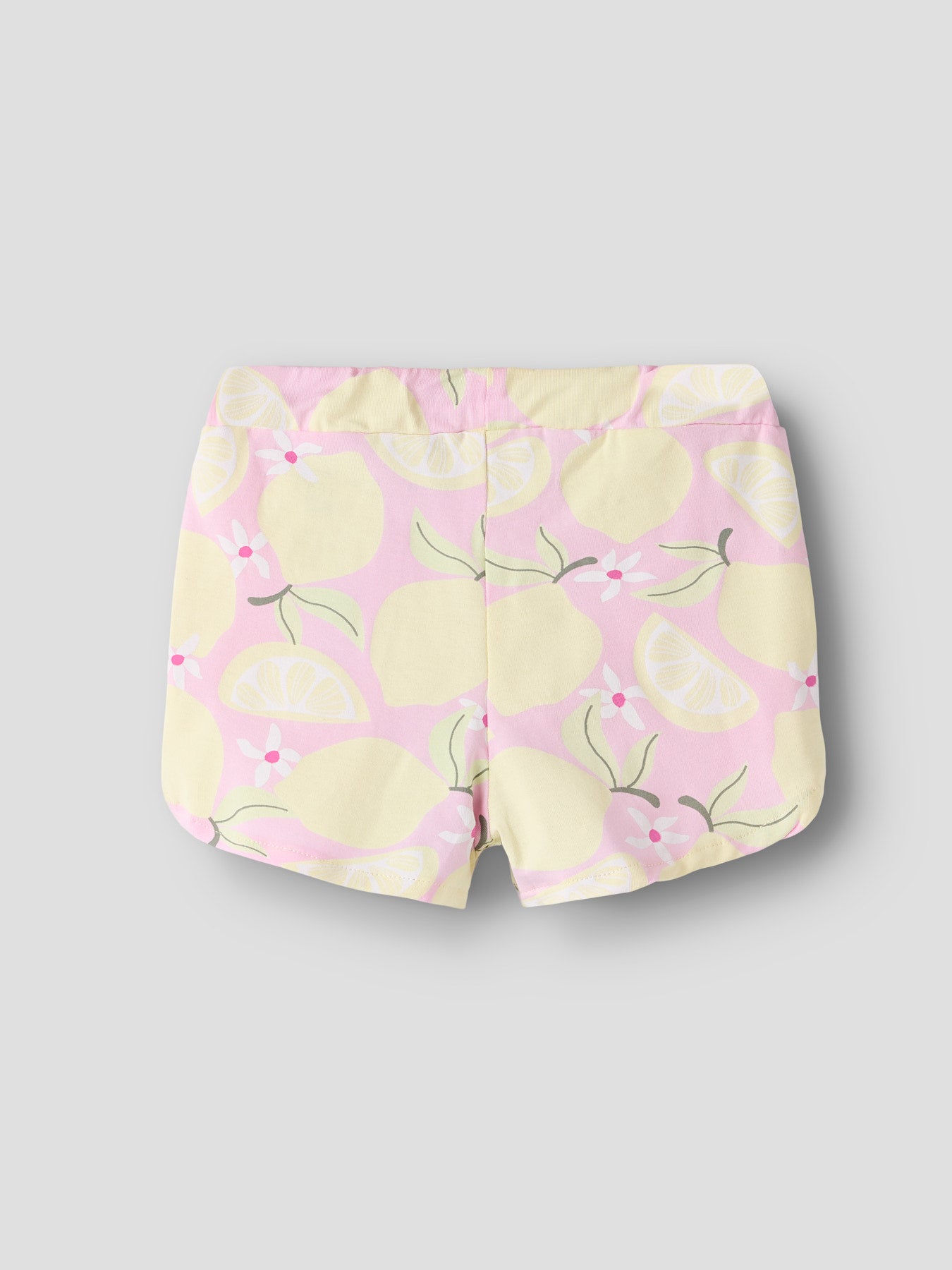 Rosa barn shorts med mönster av gula citron till flicka. Mjukis shorts kort modell ekologiska barnkläder från Name it.
NMFFILUAZ SHORTS BOX
13254654