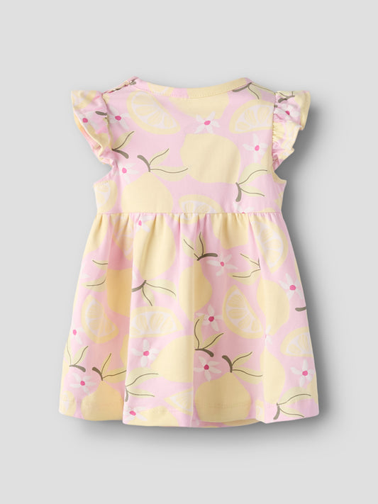 Rosa baby klänning till flicka. Söt kortärmad bebis klänning med gula citroner från Name it. Ekologiska baby kläder till flicka.
NBFFILUAZ DRESS BOX
13254735