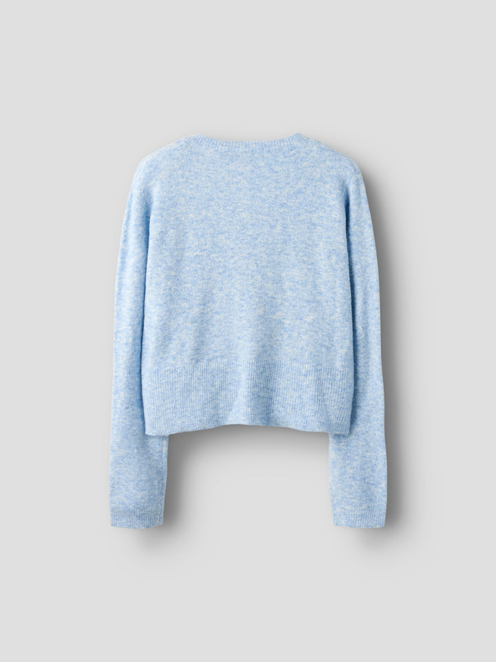 Blå stickad kofta till ungdom flicka. Långärmad tröja i stickad mjuk kvalitet, omlott cardigan till tjej från LMTD. Ungdomskläder till tjej.
NLFKLEAVEHEART LS SHORT WRAP KNIT
13254748