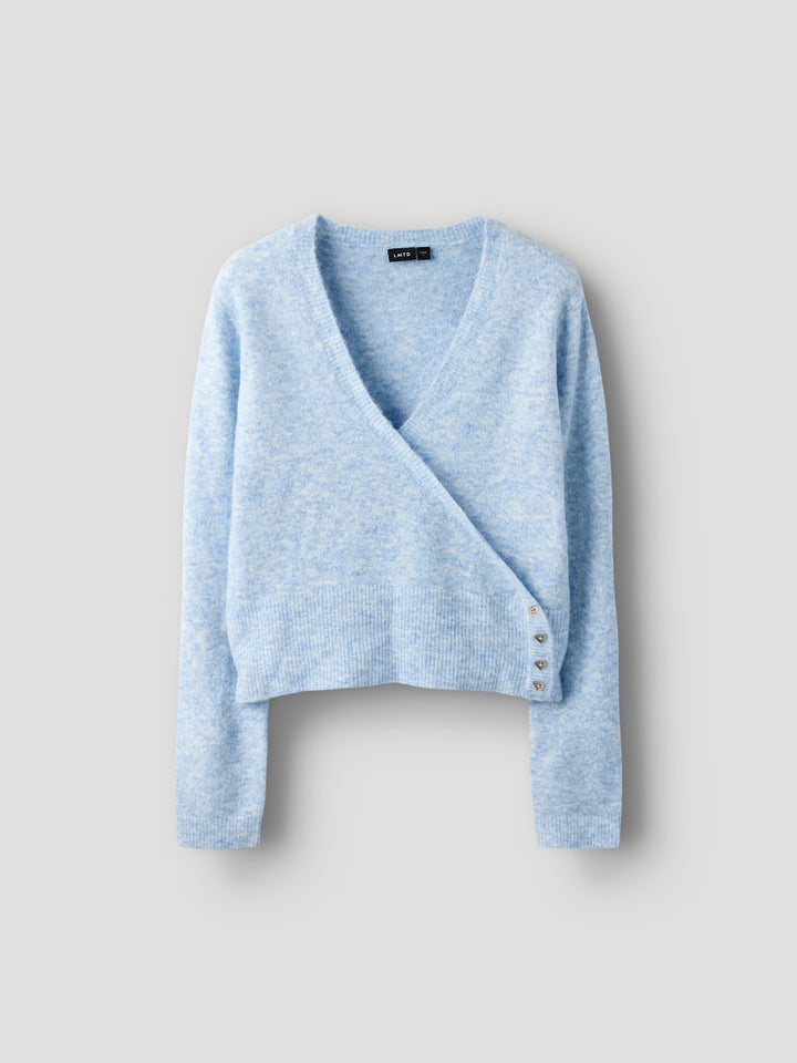 Blå stickad kofta till ungdom flicka. Långärmad tröja i stickad mjuk kvalitet, omlott cardigan till tjej från LMTD. Ungdomskläder till tjej.
NLFKLEAVEHEART LS SHORT WRAP KNIT
13254748