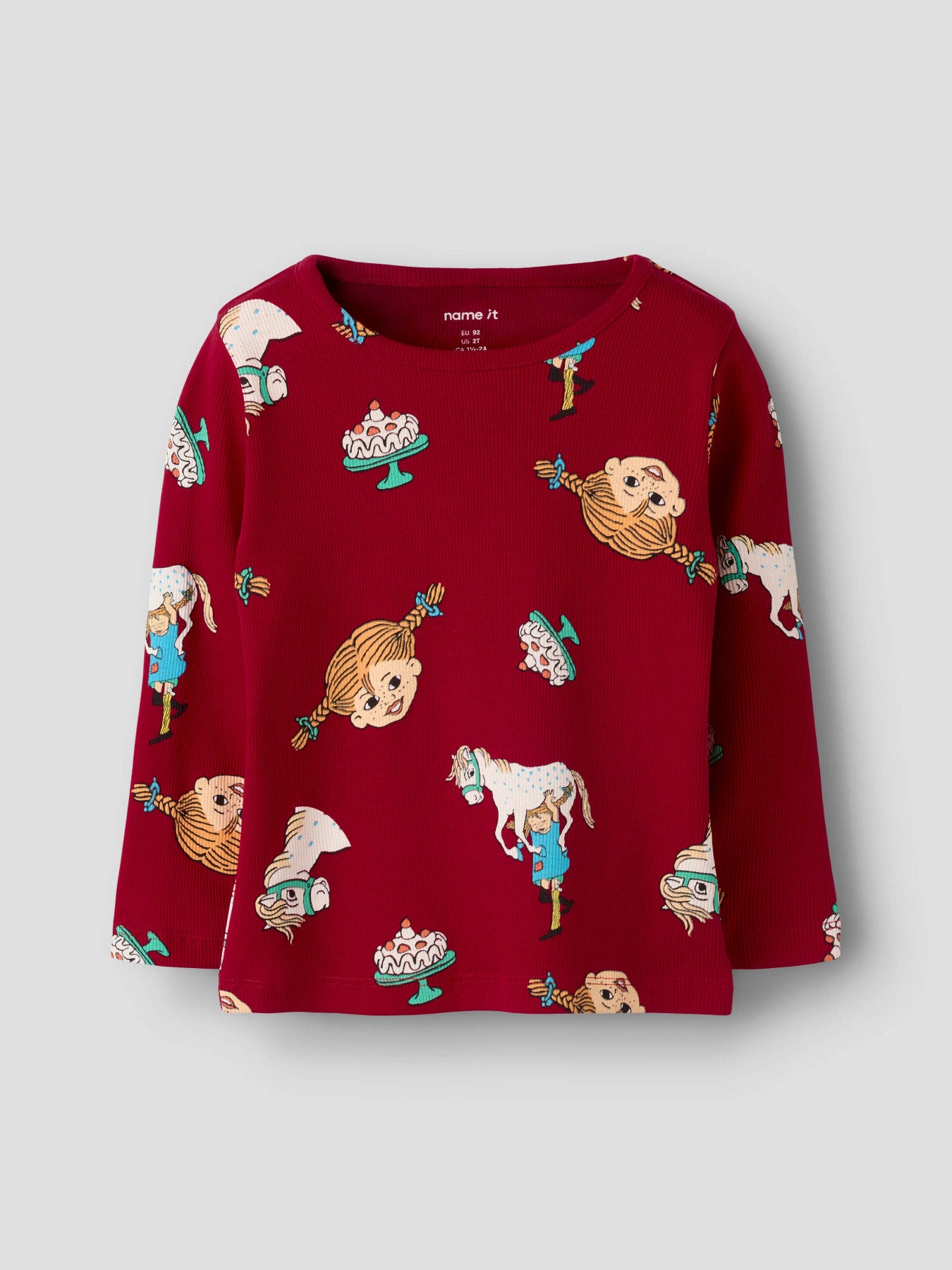 Röd Pippi tröja till flicka och pojke. Rolig lekfull långärmad t-shirt med Pippi Långstrump och Lilla Gubben. Söt tröja från Name it.
NMFSOCA PIPPI LS TOP SKY
13254863