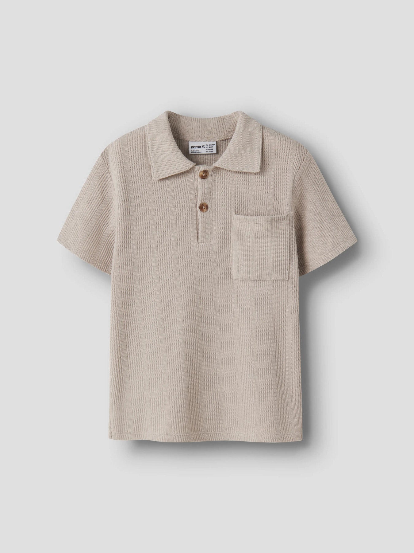 Beige piké tröja till pojke. Kortärmad tenniströja till ungdom kille som vill ha en klassisk pike tröja från Name it.
NKMHAKSI SS NREG POLO
13255346