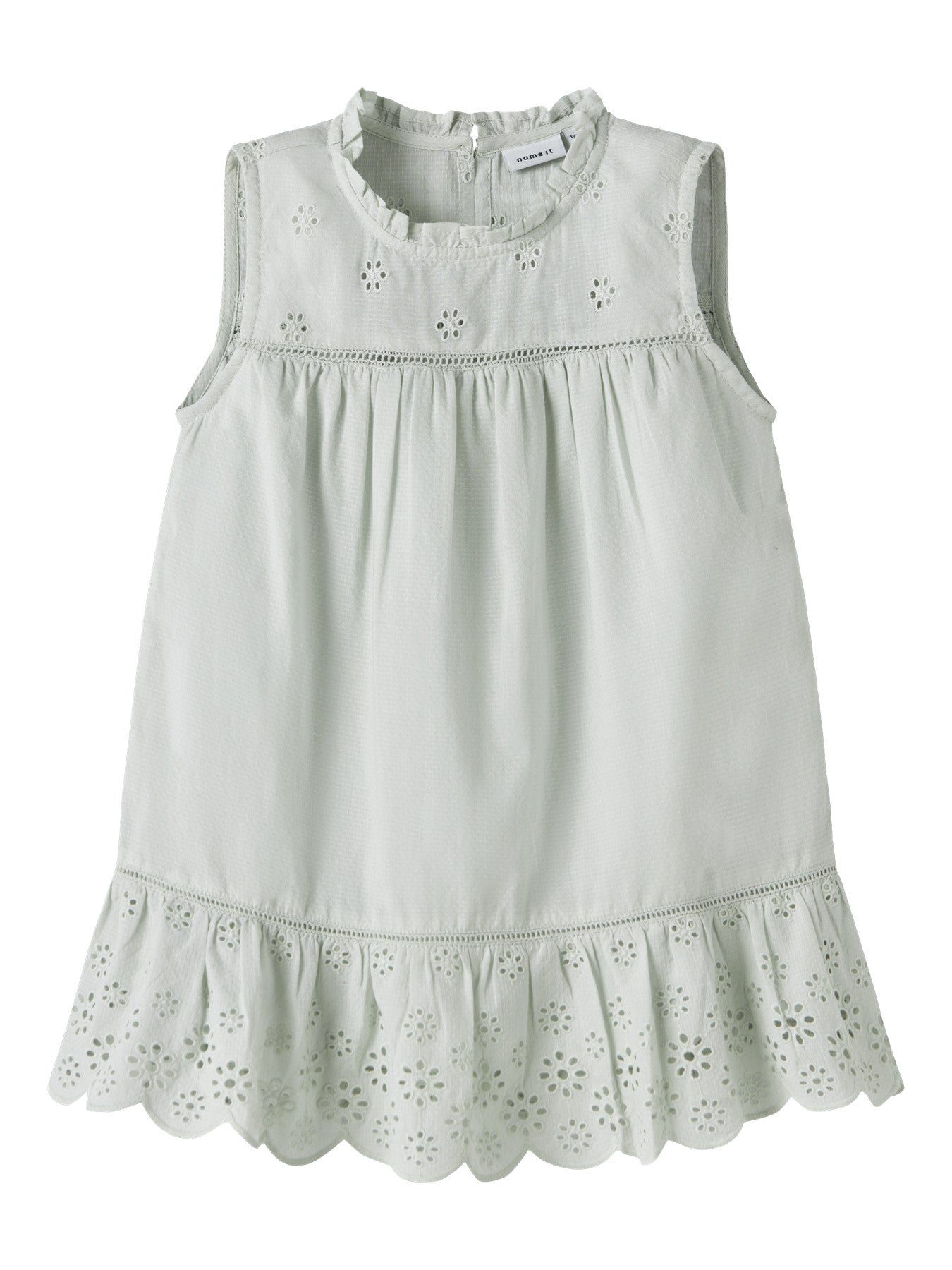 Ljuvlig grön blå klänning utan ärm till flicka. Spetts och volang klänning till flicka från Name it. Vacker lite gammeldags sommar klänning till flicka.
NMFHALCYON SL DRESS
13255544