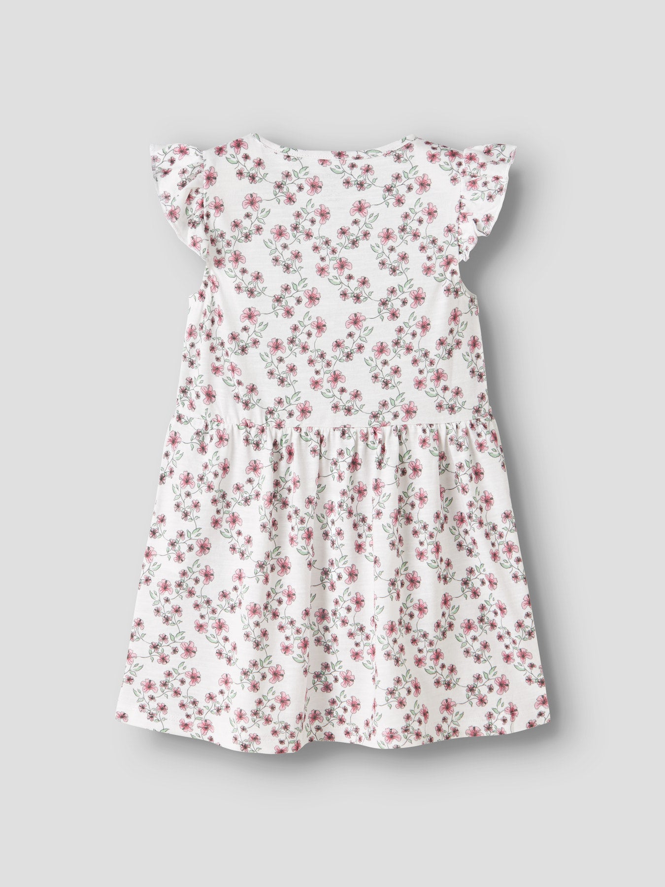 Blommig sommarklänning med volanger, kortärmad klänning till flicka. Ekologiska barnkläder från Name it.
NMFHAILEDO CAP SL DRESS
13255574