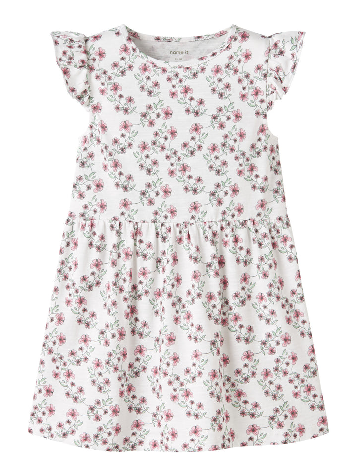 Blommig sommarklänning med volanger, kortärmad klänning till flicka. Ekologiska barnkläder från Name it.
NMFHAILEDO CAP SL DRESS
13255574