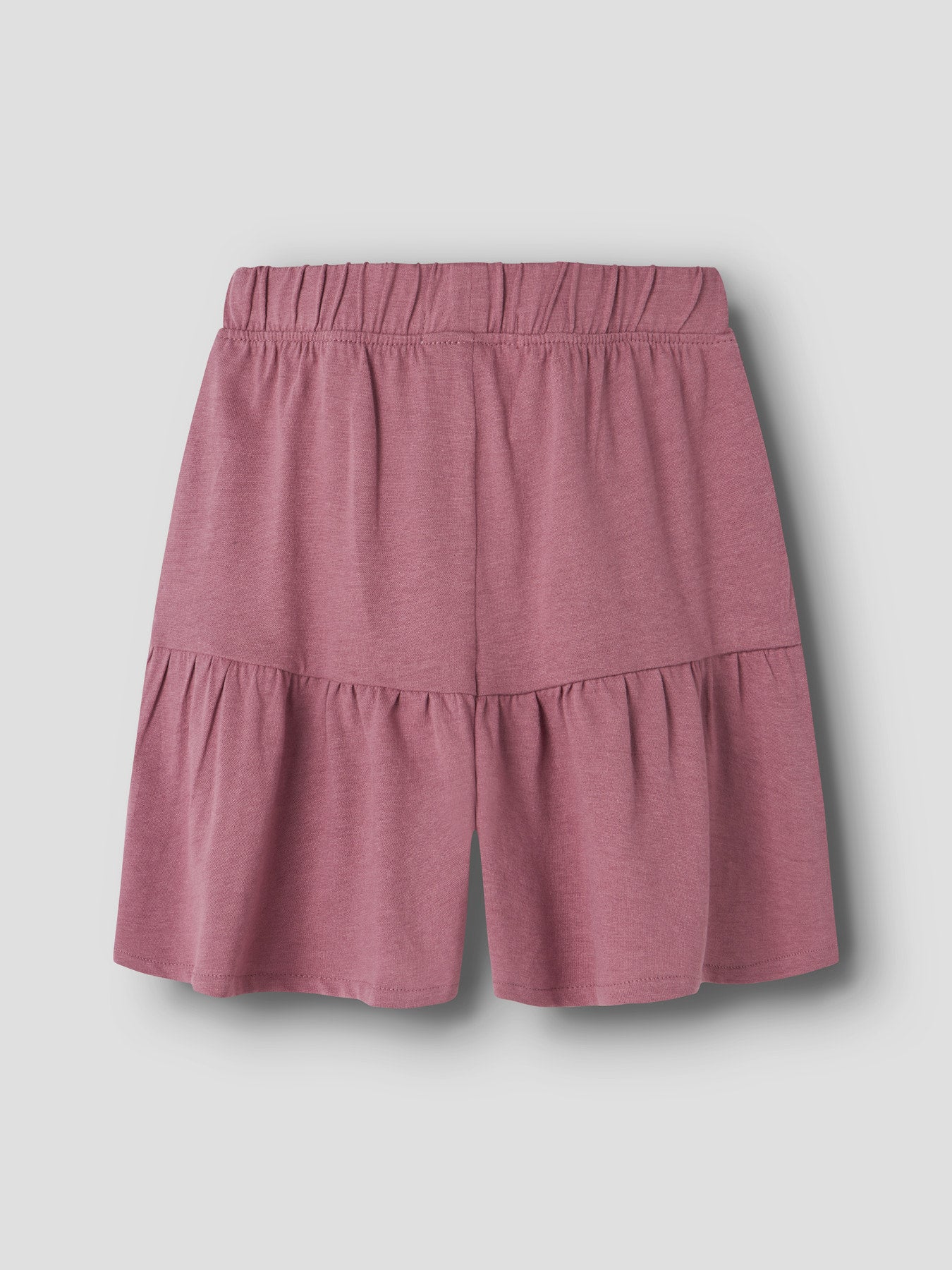 Rosa byx kjol till flicka i ekologisk bomull från Name it. Lite längre shorts som ser ut som en kjol.
NMFHUDA SHORTS
13255576