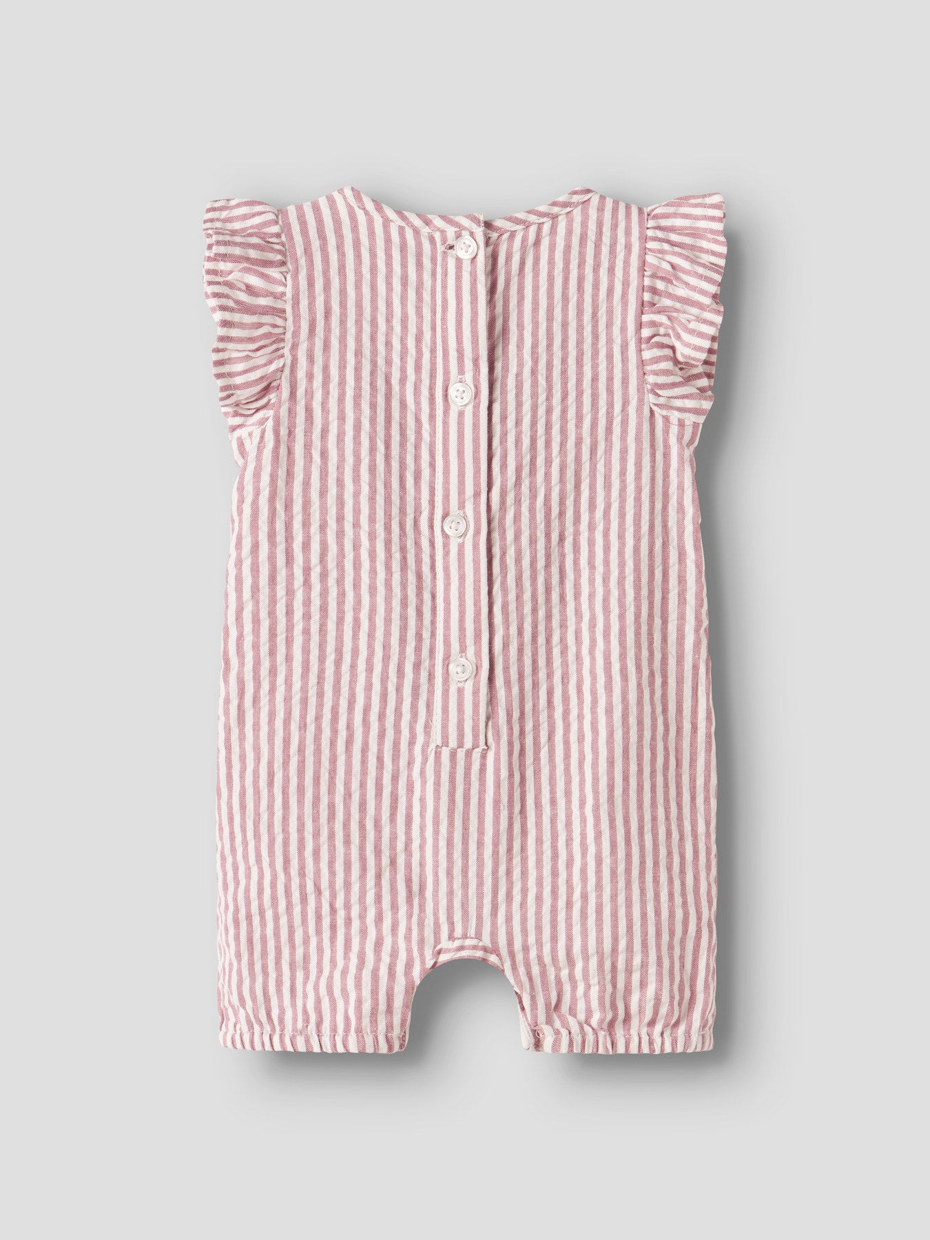Söt lite gammeldags sunsuit till nyfödd baby flicka. Randig sparkdräkt, shorts till bebis flicka. Ekologiska baby kläder från Name it.
NBFHIPE SUNSUIT
13255602
