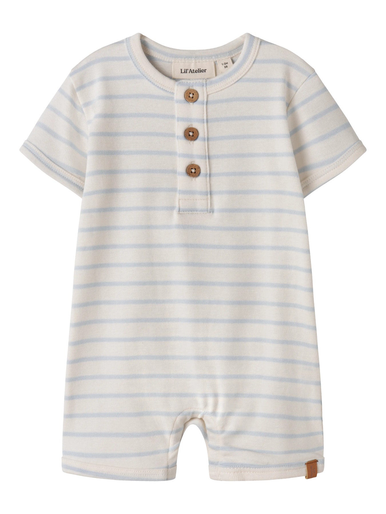 Vit och blå randig sunsuit med kort ärm och korta ben. Sunsuit till pojke och flicka bebis, unisex baby suit till nyfödd som vill ha ekologiska bebis kläder.
NBNGEO ABI SS LOOSE SUIT LIL
13255727