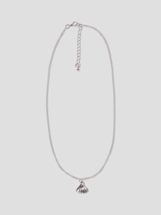 Silver färgat halsband med snäcka till flicka. Tjej smycken till ungdom från LMTD.
NLFFITALE NECKLACE
13255777