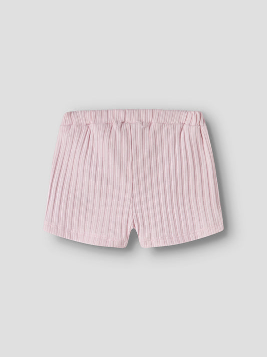 Baby short i ekologisk bomull till bebis flicka. Ljusrosa korta baby short eller blöjbyxa till bebis flicka. Ekologiska baby kläder från Name it.
NBFHEIDY SHORTS
13255802