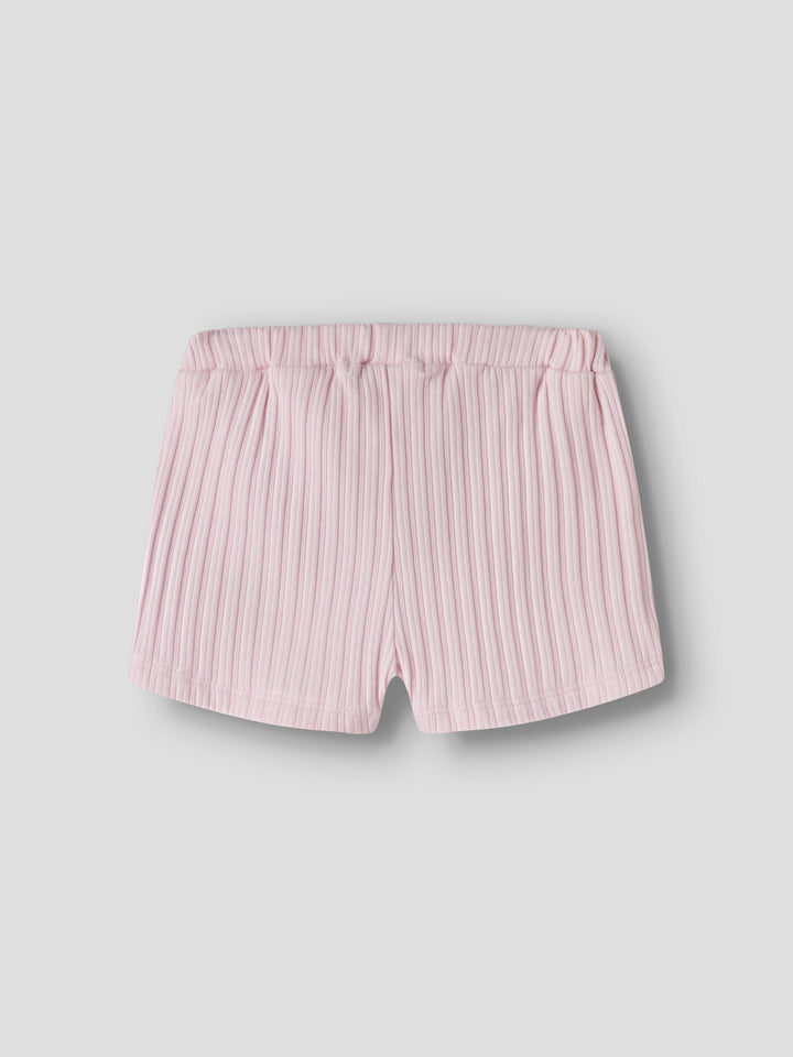 Baby short i ekologisk bomull till bebis flicka. Ljusrosa korta baby short eller blöjbyxa till bebis flicka. Ekologiska baby kläder från Name it.
NBFHEIDY SHORTS
13255802