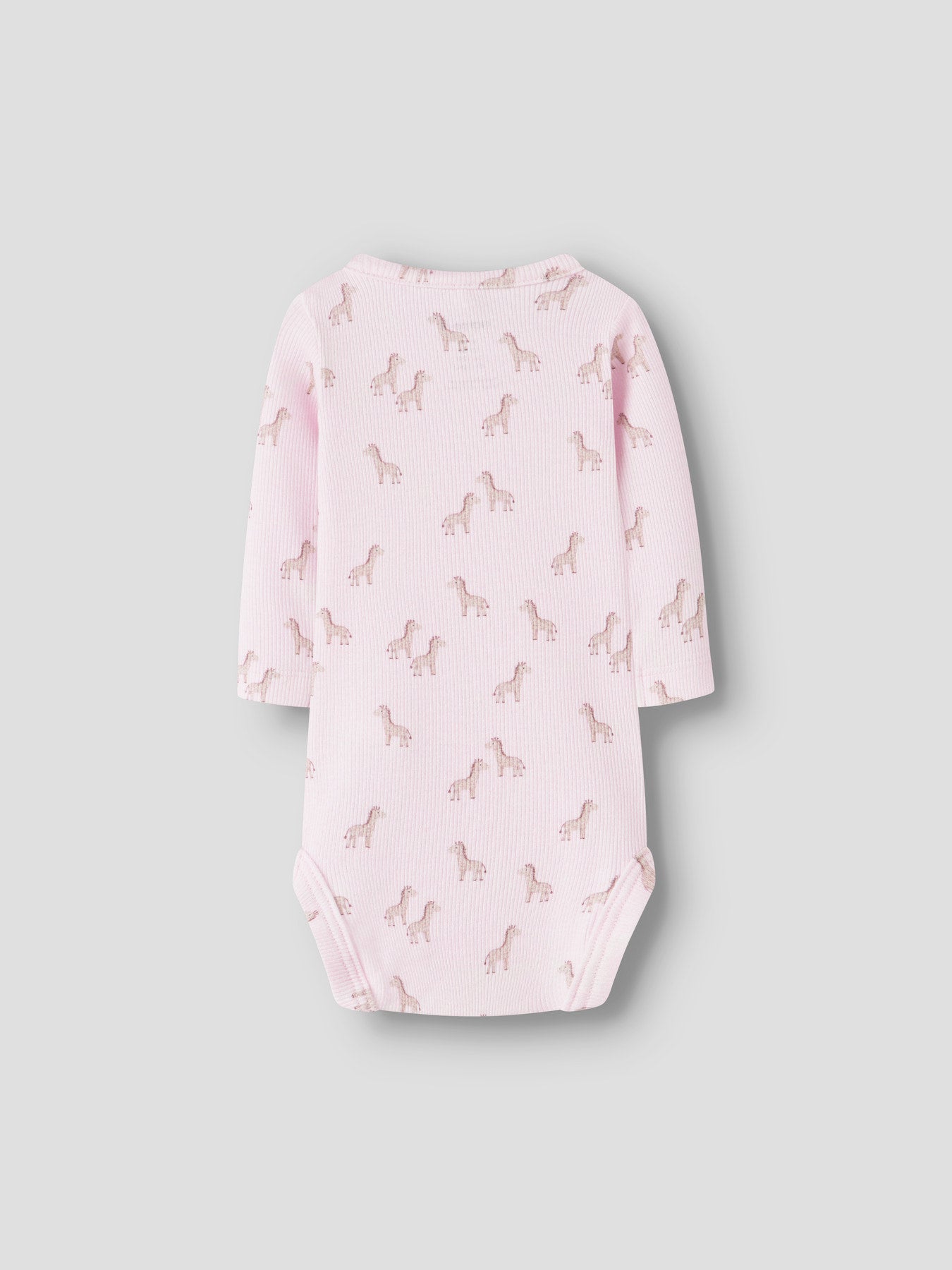 Långärmad baby body till nyfödd bebis flicka. Rosa bodysuit med söta giraffer till baby flicka. Ekologiska bebis kläder från Name it.
NBFHALENA LS BODY BOX
13255805