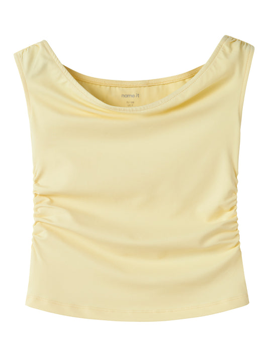 Gult enfärgad linne med rynkade sidor till flicka. Topp snygg cool topp till flicka från Name it.
NKFHELGU SLIM SH TANK TOP
13255846